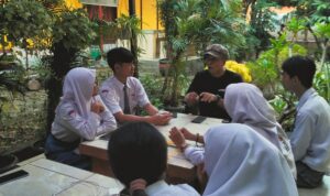 Tim KABAR GEMA 45 Tingkatkan Pengetahuan Jurnalistik Dibarengi Diskusi Santai