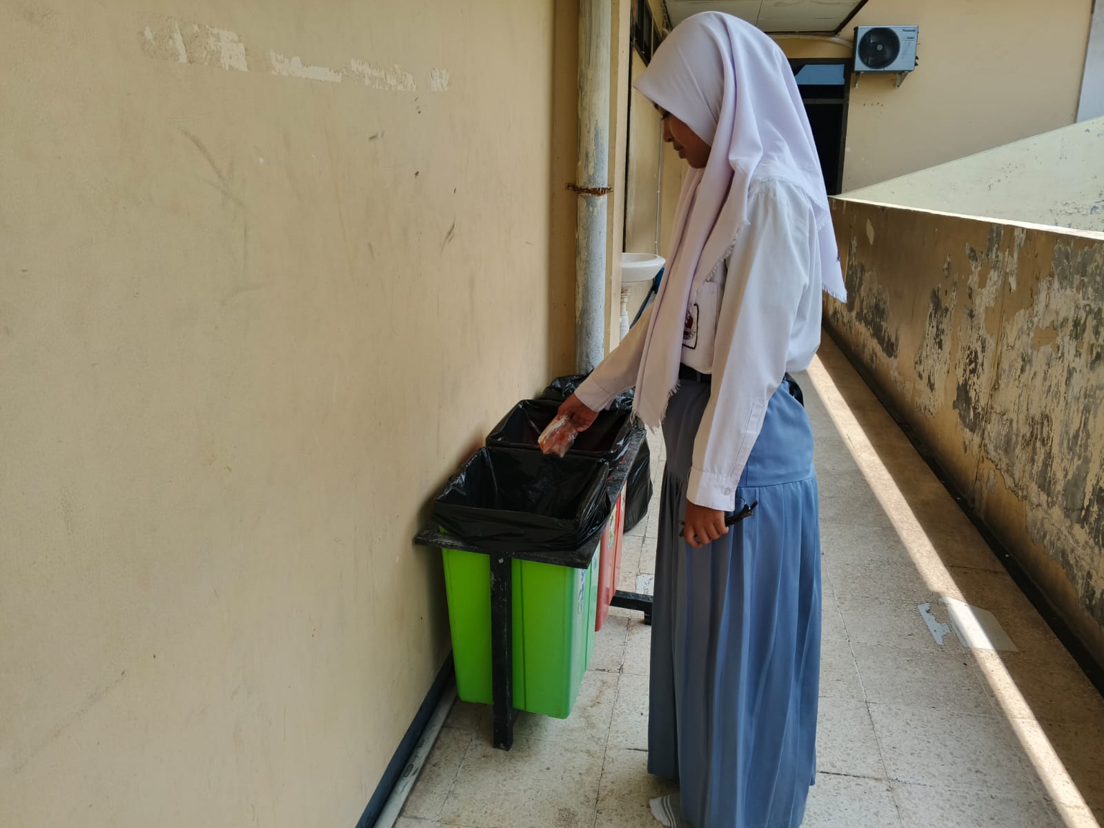 Pentingnya Menjaga Kebersihan Di Lingkungan Sekolah