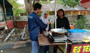 Kuliner Viral Tahu Kocek Dekat SMA GEMA 45 Surabaya