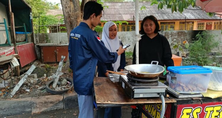 Kuliner Viral Tahu Kocek Dekat SMA GEMA 45 Surabaya