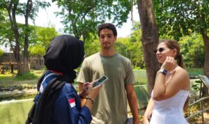 Team Kabar Gema 45 Temui Wisatawan asal Portugal, Turis Internasional Berikan Kesan Positif Untuk Kebun Binatang Surabaya Team Kabar Gema 45 Temui Wisatawan asal Portugal, Turis Internasional Berikan Kesan Positif Untuk Kebun Binatang Surabaya